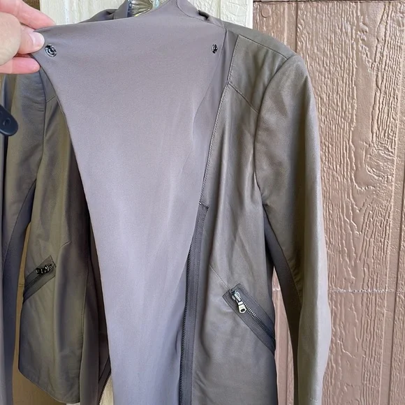 Gap NWT *Limited Edition* Jacket - Picture 5 of 10